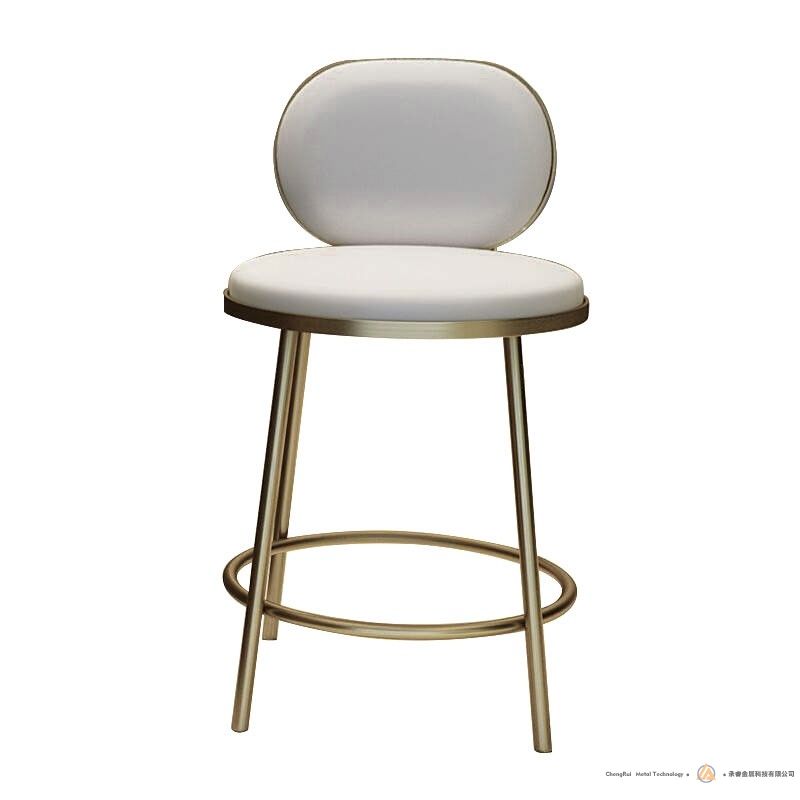现代柜台高度吧台凳，背面米色人造皮革装饰，金色饰面圆形柜台凳