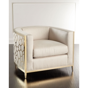 金属包裹的可配置客厅设计独特，足以围绕一个房间。它的灵感外观夸耀定制设计的穿孔金属框架与现代蜂巢图案完成…