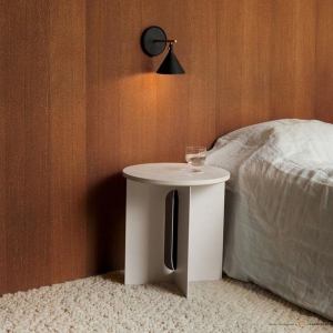 白色圆形人造大理石边桌