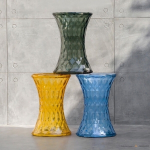 灰色透明小菱形边桌